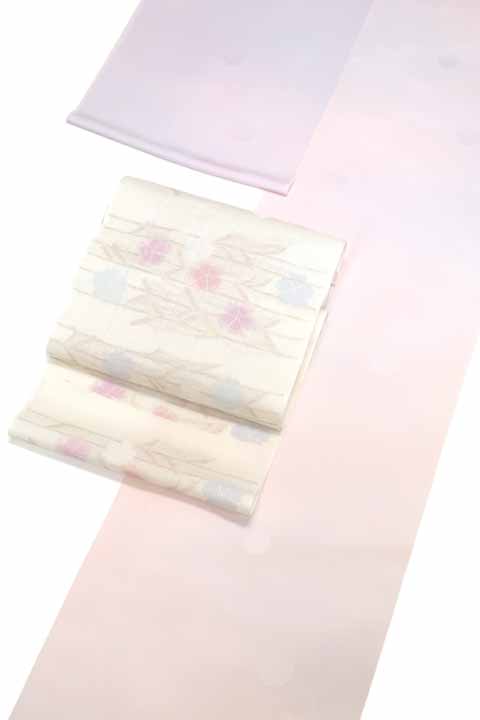 淡暈しの加工着尺に合わせる帯