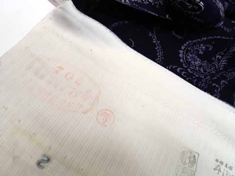 紋意匠縮緬（絹100% 38.5cm×13.0m）の生地・検印