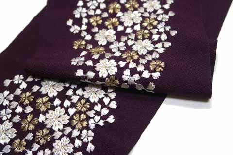 振袖用刺繍衿部分拡大図1
