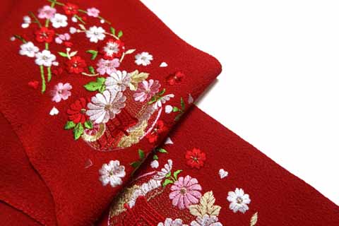 振袖用刺繍衿部分拡大図1