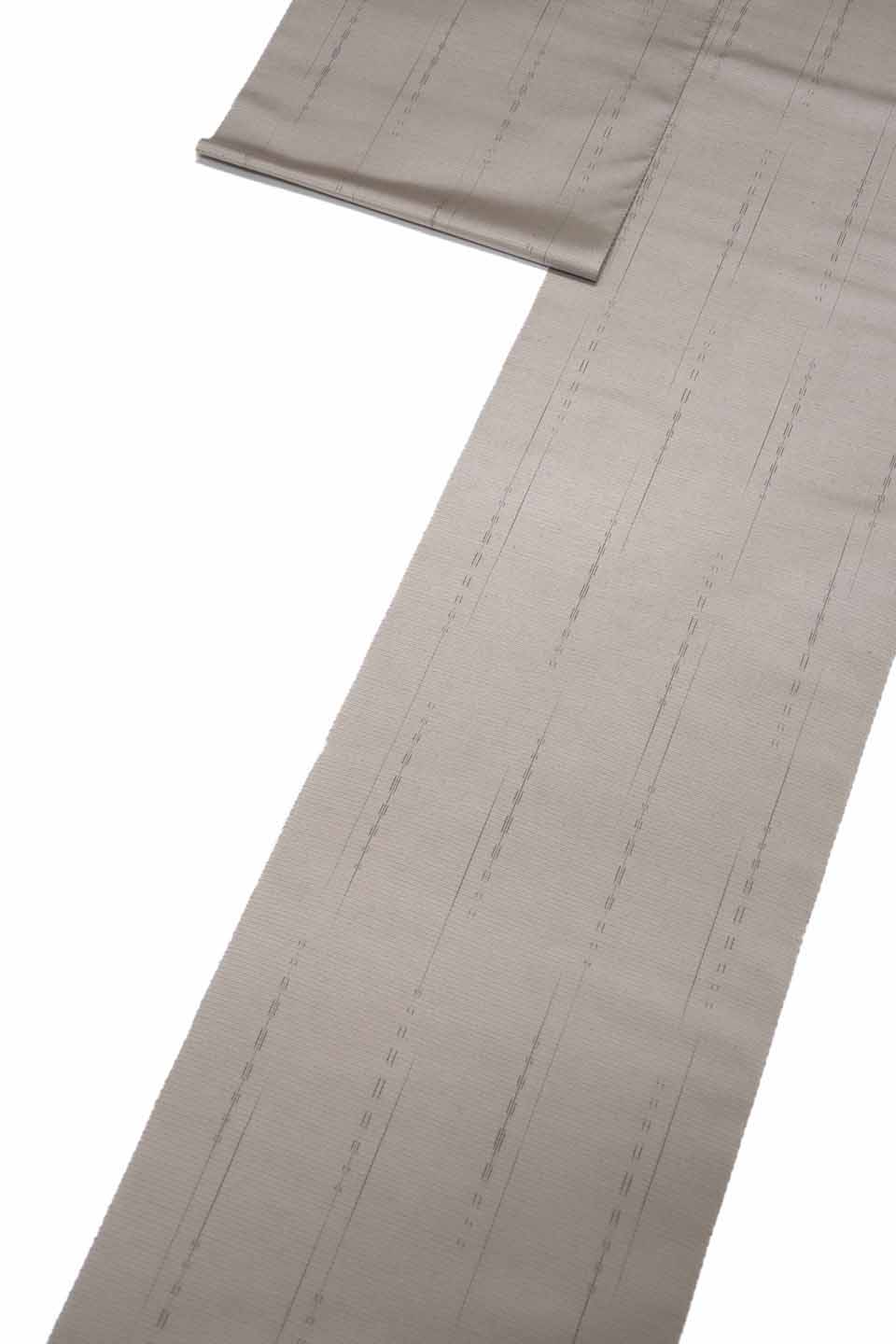 紬（十日町紬：淡茶鼠：光風霽月）