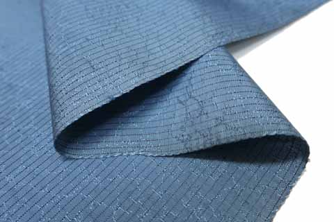 紬の生地の裏表