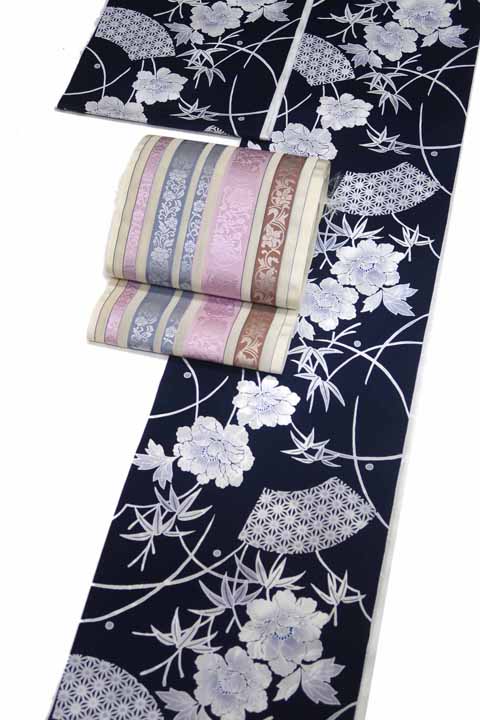 浴衣（山茶花扇面笹文）に合わせる帯