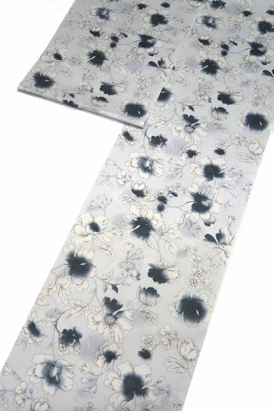 浴衣（染め浴衣：淡鼠：石楠花文）