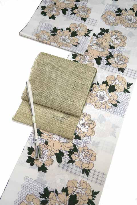 浴衣（山茶花文）に合わせる帯