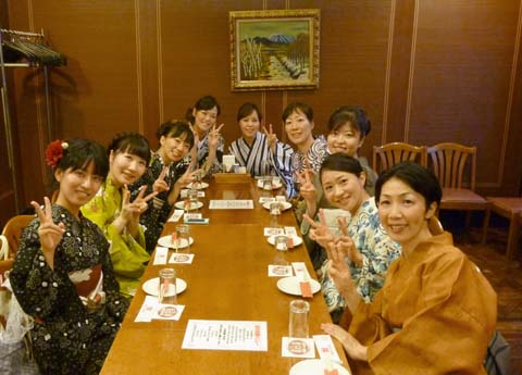 浴衣でビアホール