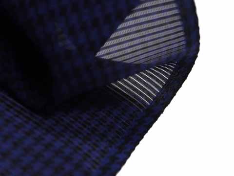 絽小紋の生地の拡大図