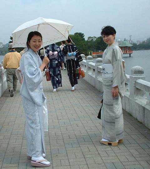 着物で夏の大濠公園